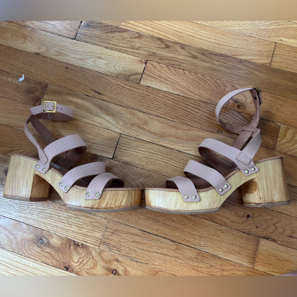 Steve Madden Tan Platform Sandals